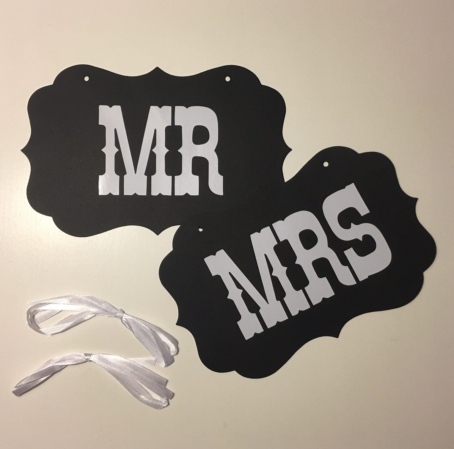 Photo booth rekvisiitta wedding, Mr & Mrs (2kpl)