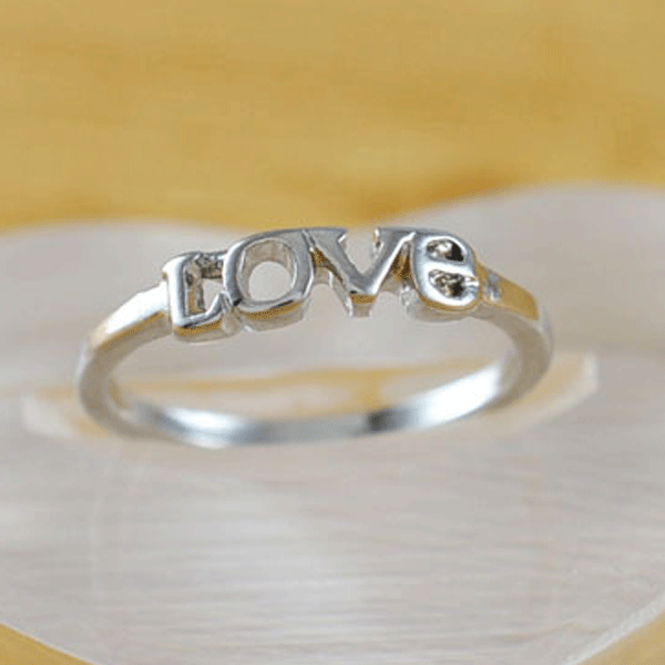Sormus, Love